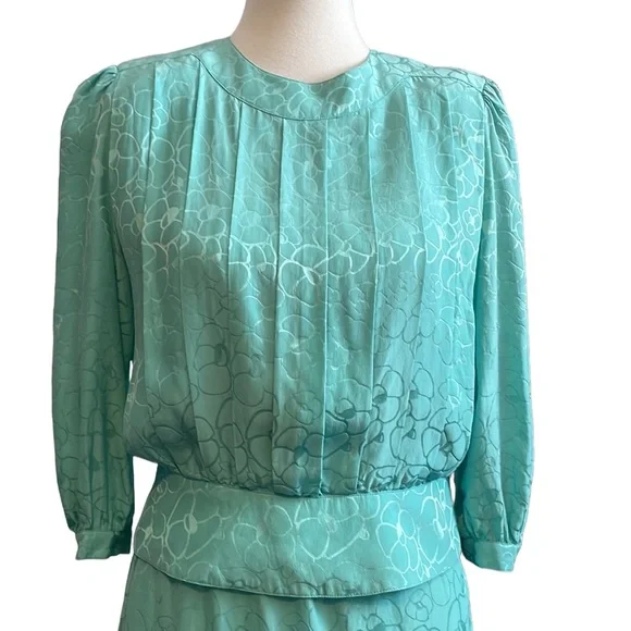 Vintage silk 2 piece set - Picture 2 of 12